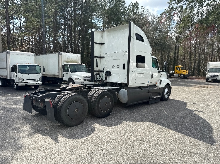 2023 International LT in Jacksonville, FL — photo 7
