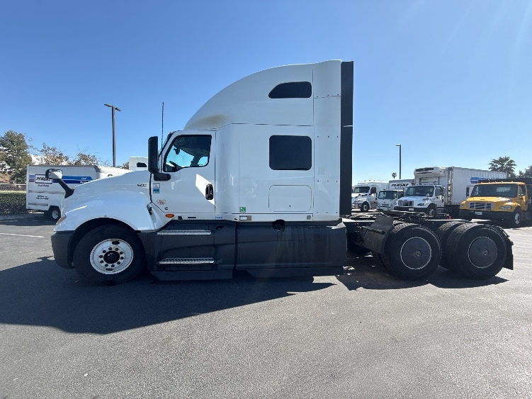 2023 International LT in Fontana, CA — photo 4