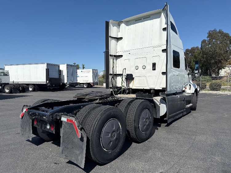 2023 International LT in Fontana, CA — photo 7