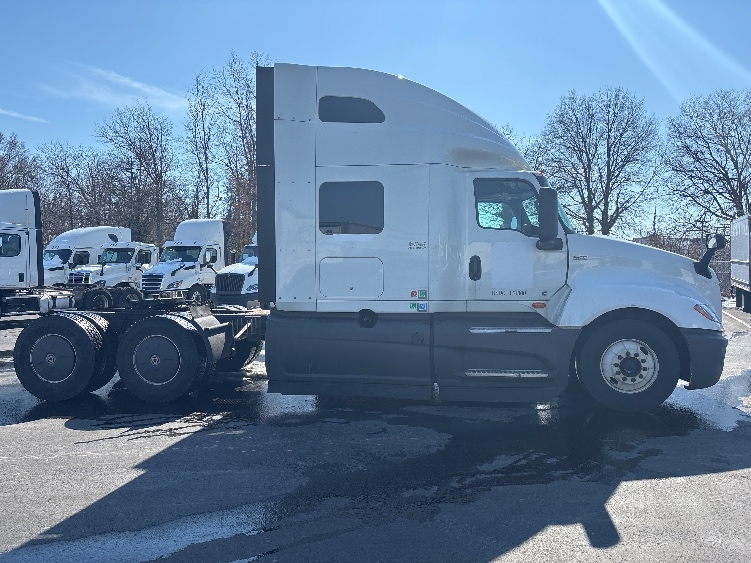 2023 International LT in Pennsauken, NJ — photo 8