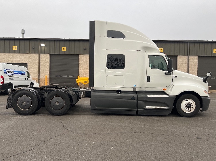 2023 International LT in Bensalem, PA — photo 8