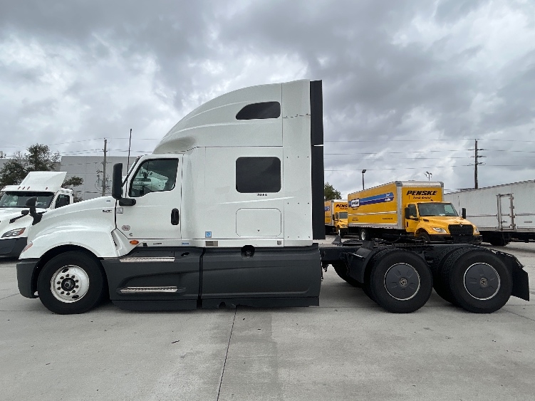 2023 International LT in Houston, TX — photo 4