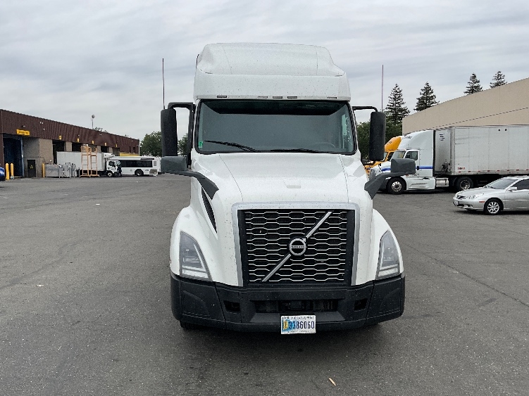 2023 Volvo VNL 760 in West Sacramento, CA — photo 2