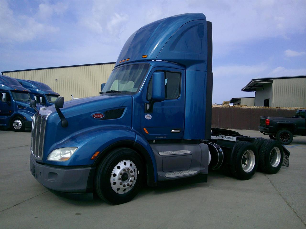 2018 Peterbilt 579 in Fargo, ND — photo 12