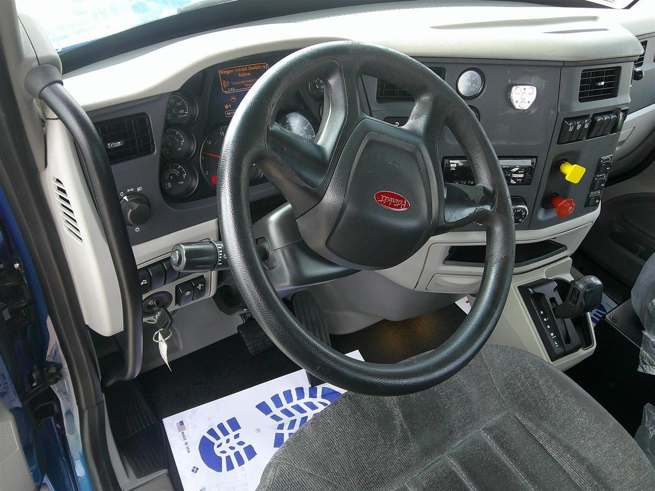 2018 Peterbilt 579 in Fargo, ND — photo 10