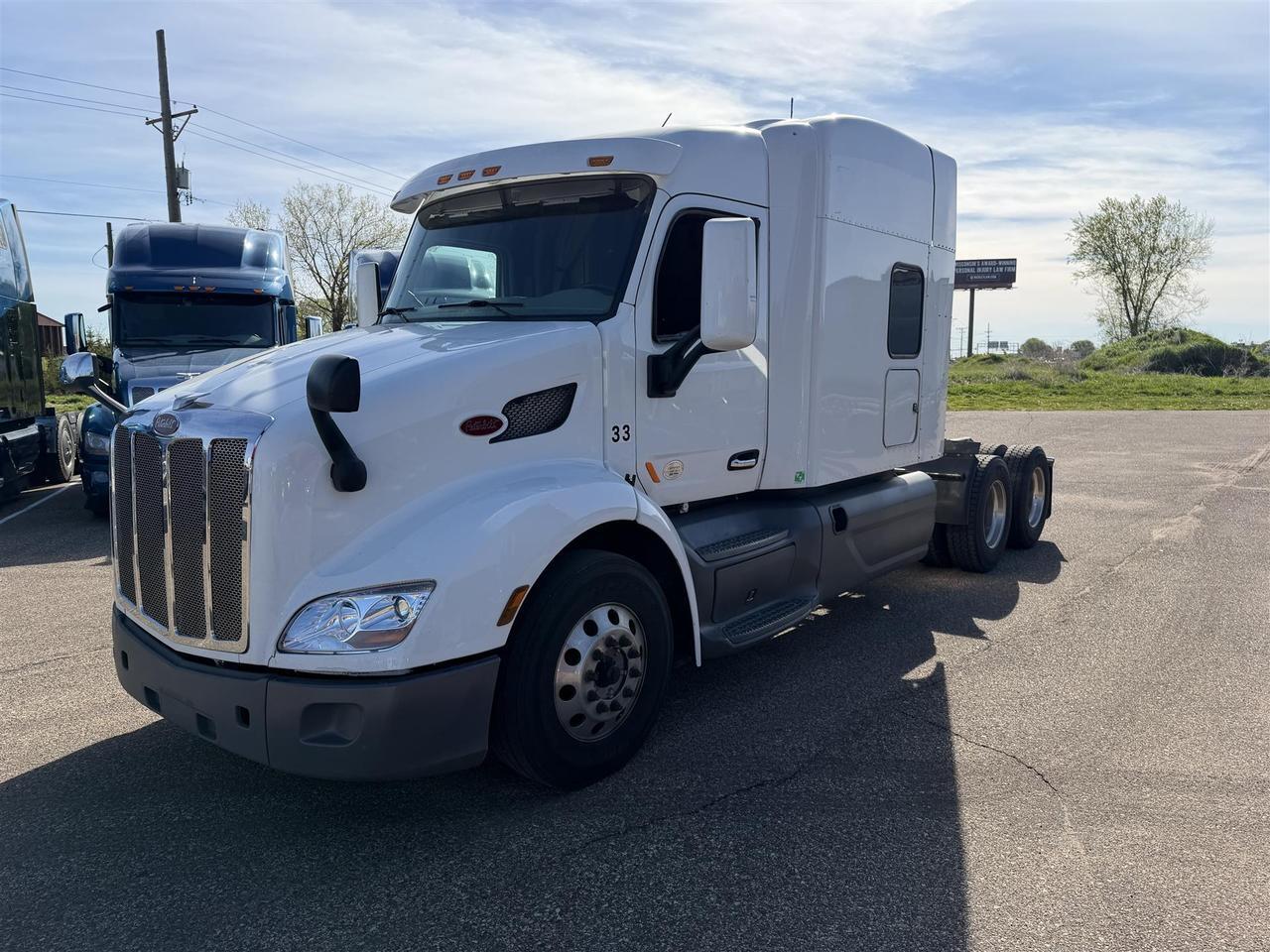 2019 Peterbilt 579 in Rochester, MN — photo 12