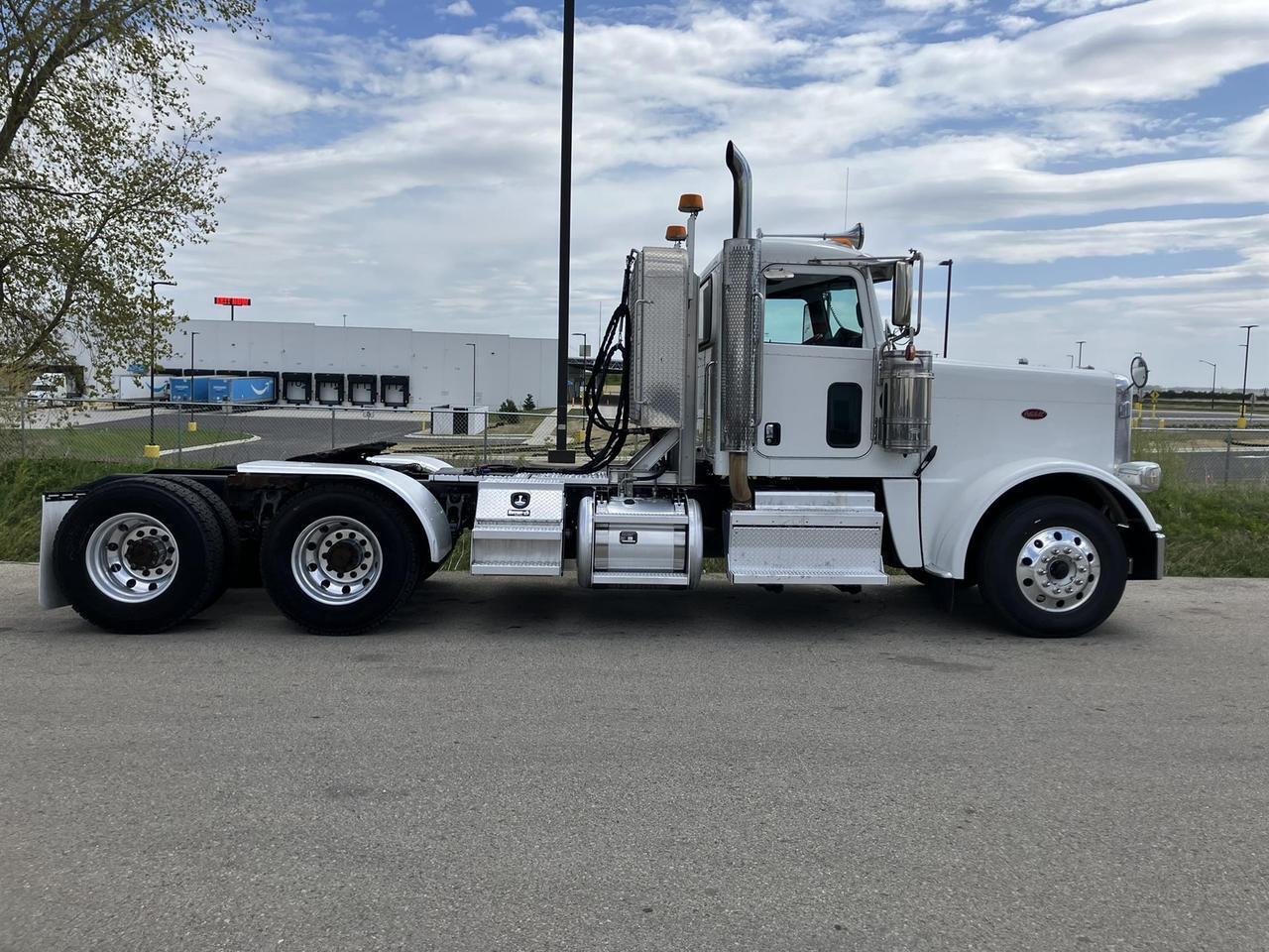 2020 Peterbilt 389 in Rochester, MN — photo 5