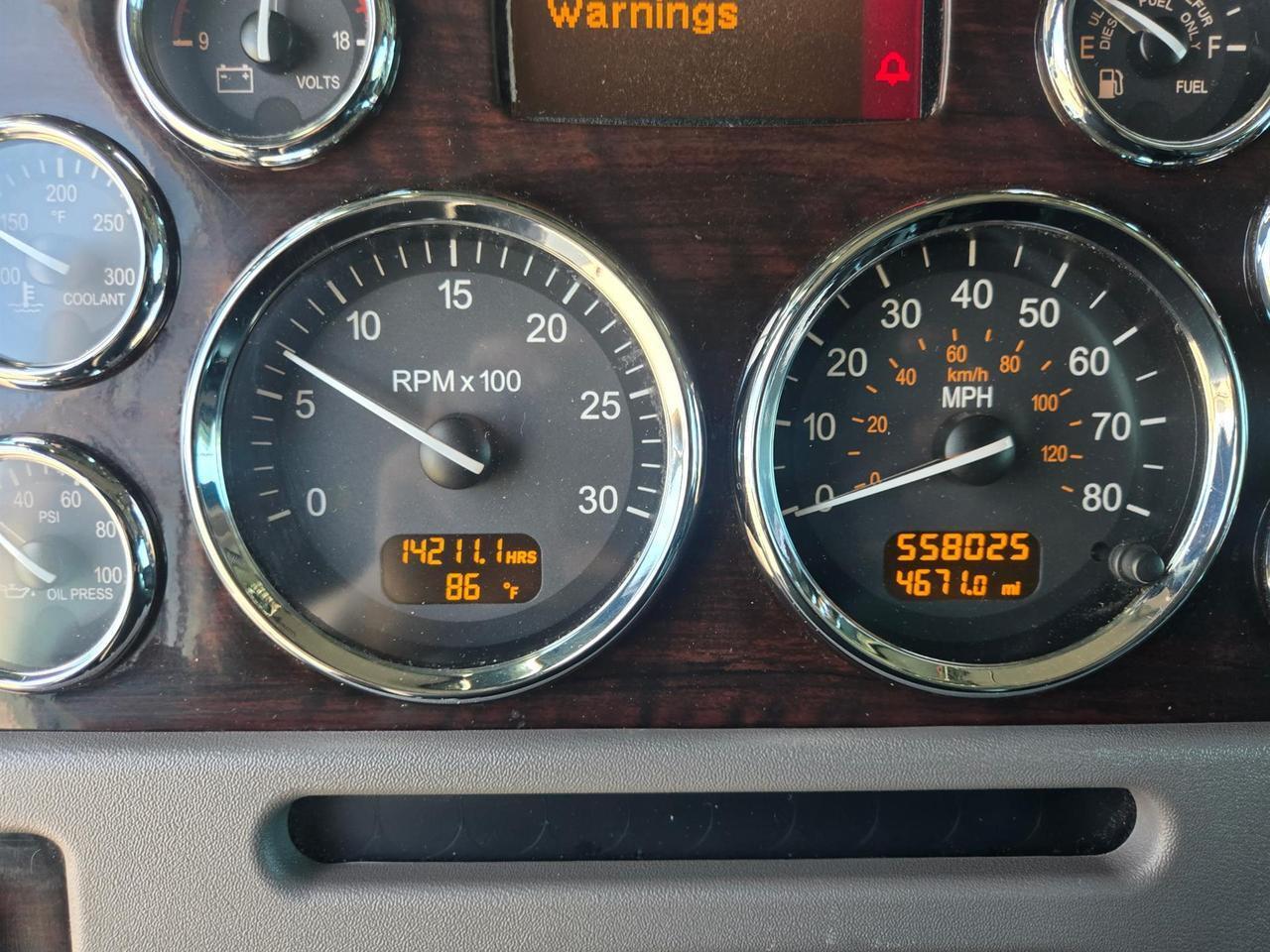 2020 Peterbilt 389 in Rochester, MN — photo 10