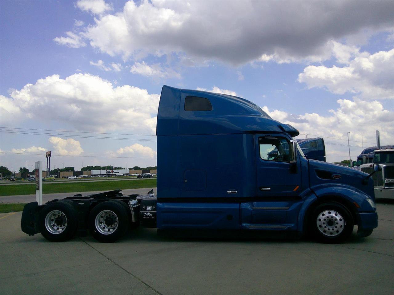 2020 Peterbilt 579 in Eau Claire, WI — photo 4