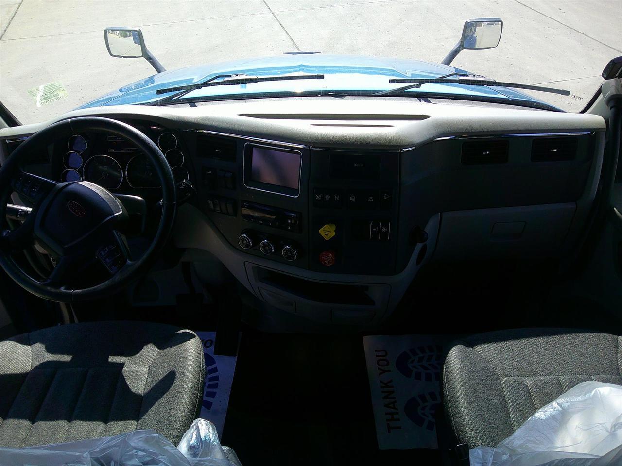 2020 Peterbilt 579 in Rochester, MN — photo 11
