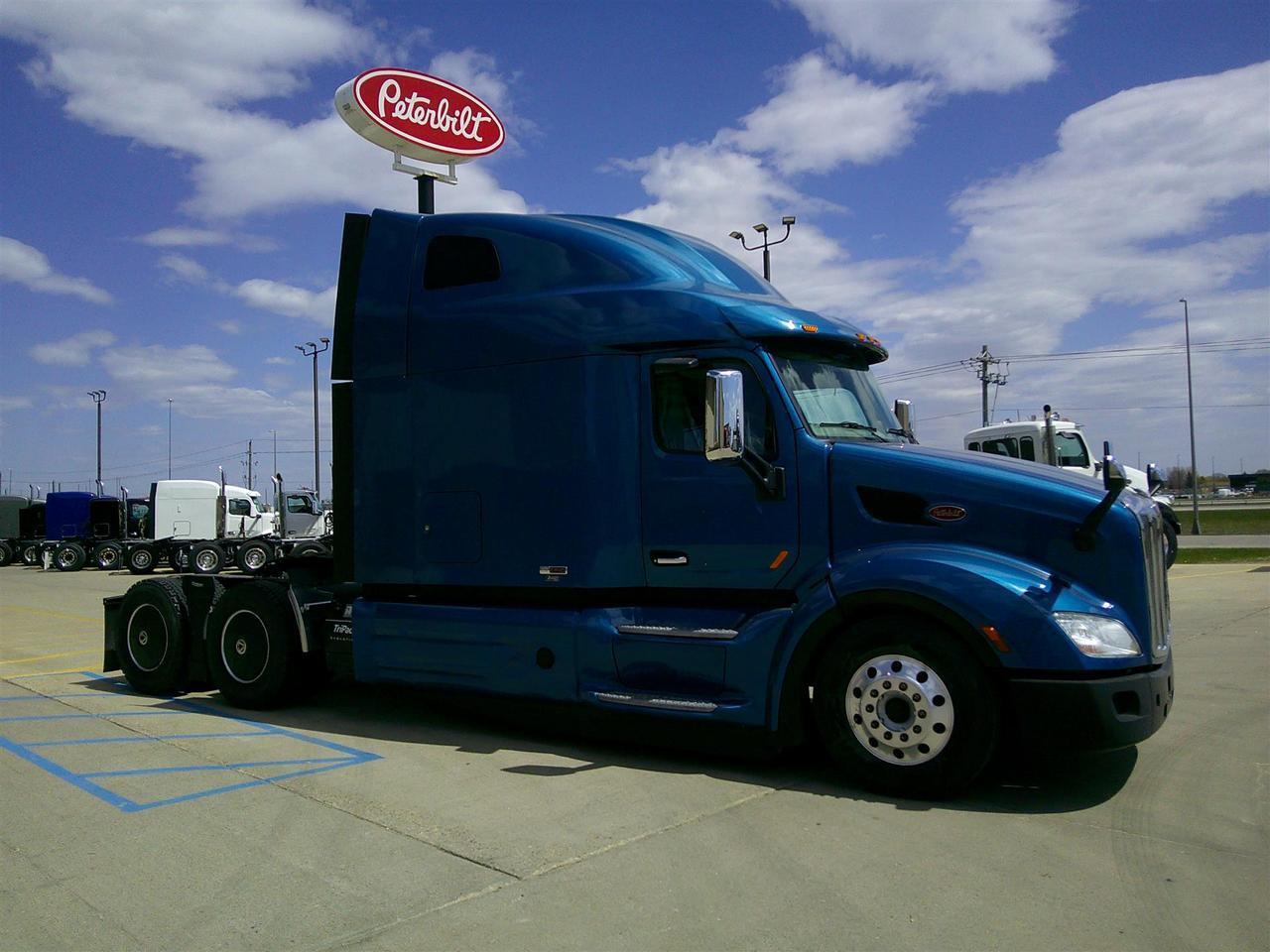 2020 Peterbilt 579 in Eau Claire, WI — photo 3