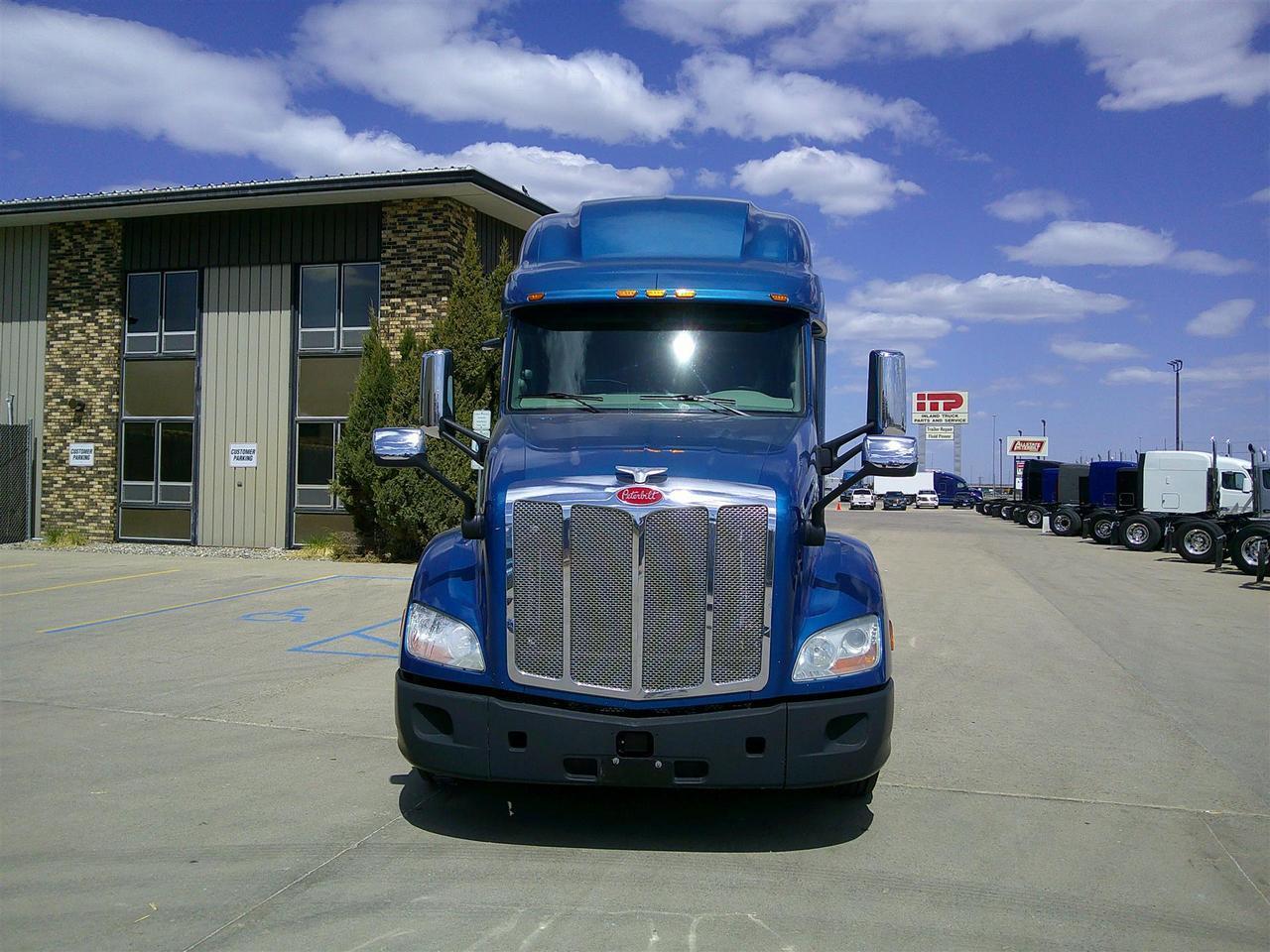 2020 Peterbilt 579 in Eau Claire, WI — photo 2