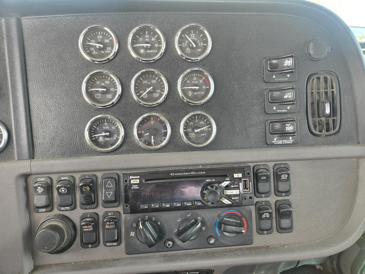 2021 Peterbilt 389 in Eau Claire, WI — photo 10