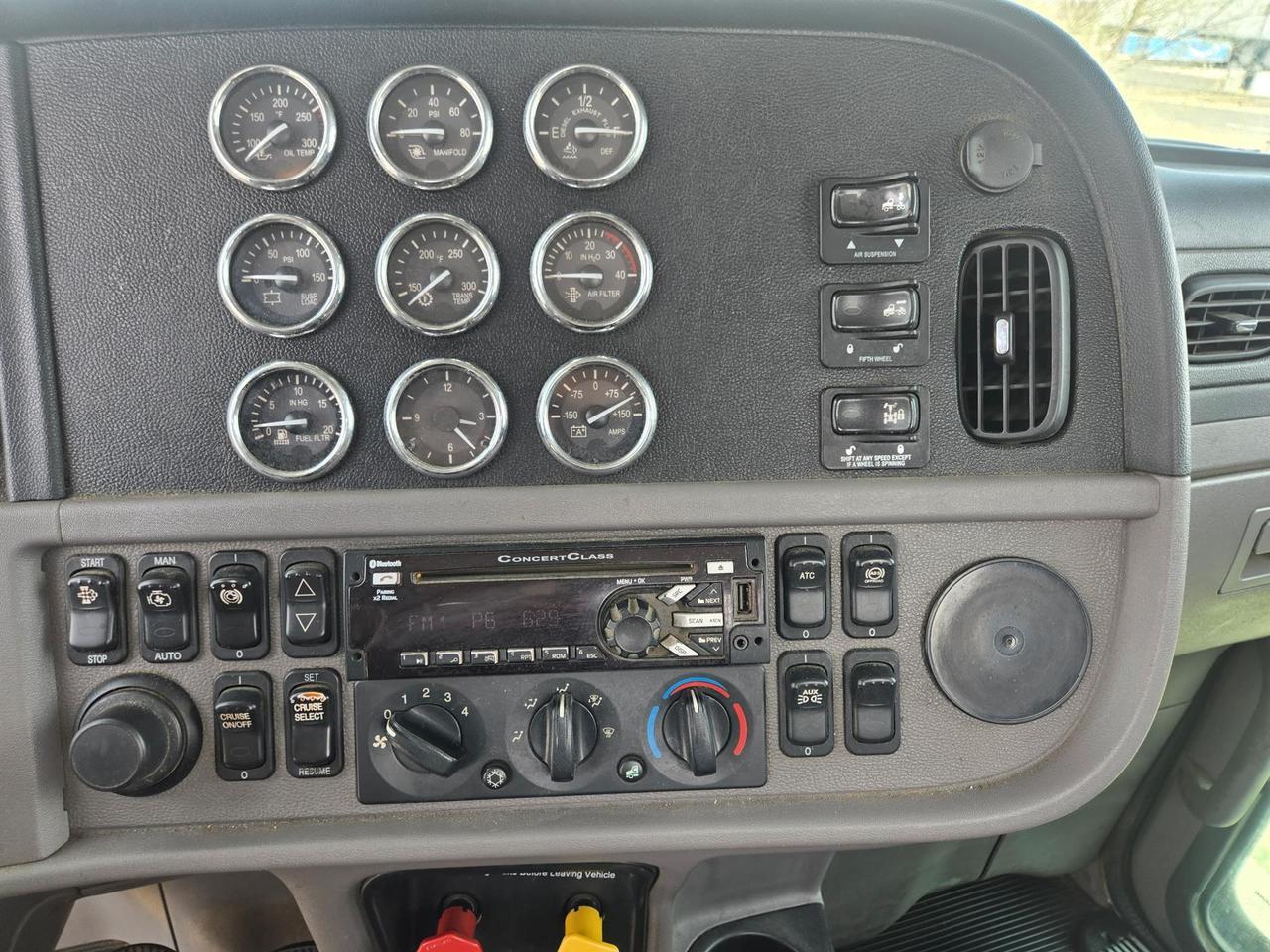 2021 Peterbilt 389 in Rochester, MN — photo 10