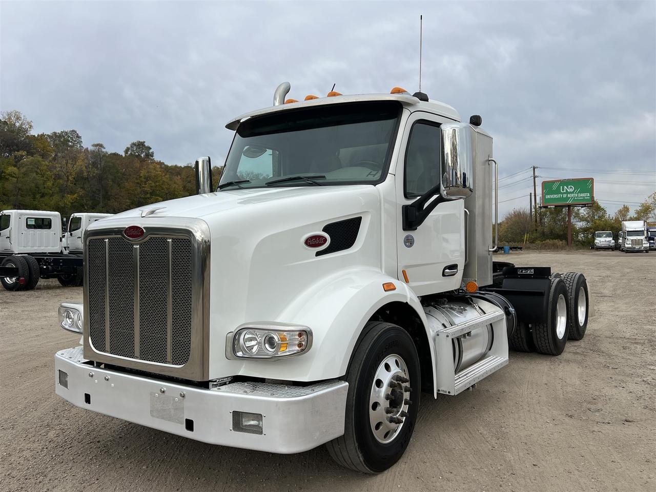 2021 Peterbilt 567 in Rochester, MN — photo 12