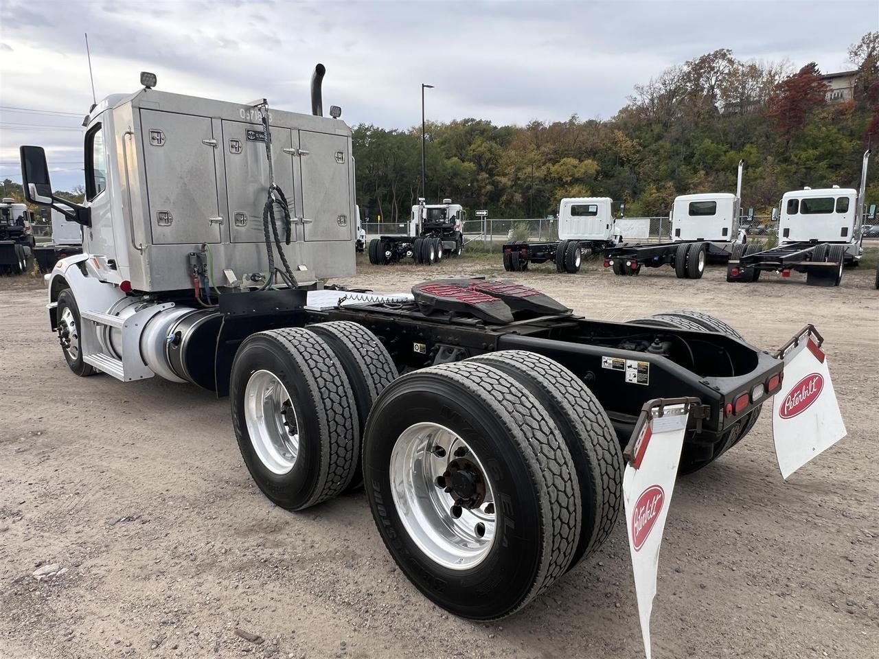 2021 Peterbilt 567 in Rochester, MN — photo 4