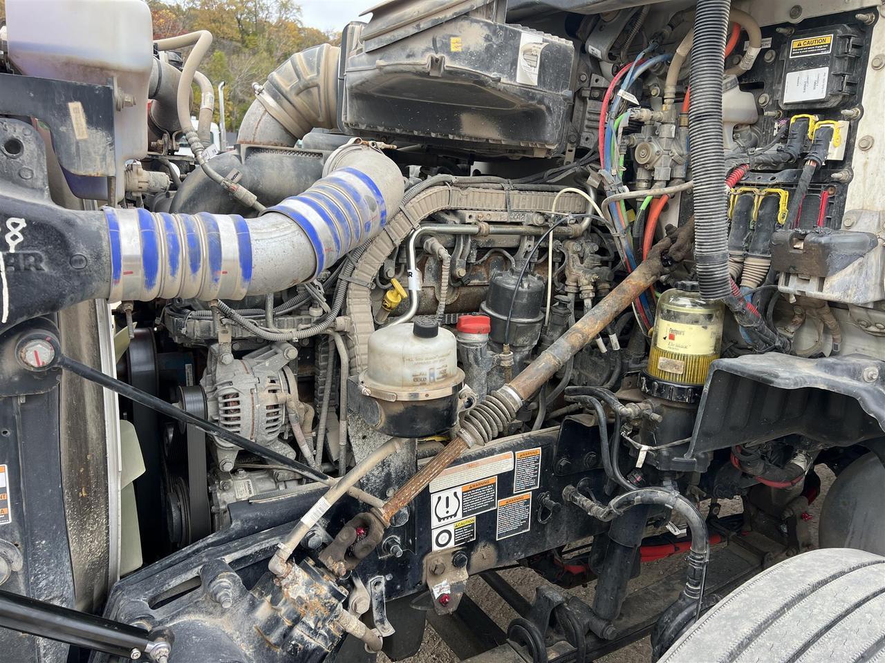 2021 Peterbilt 567 in Rochester, MN — photo 11
