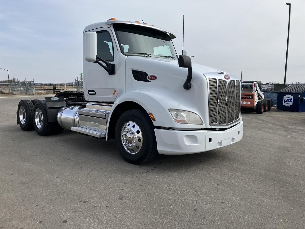 2021 Peterbilt 579 in Rochester, MN — photo 2