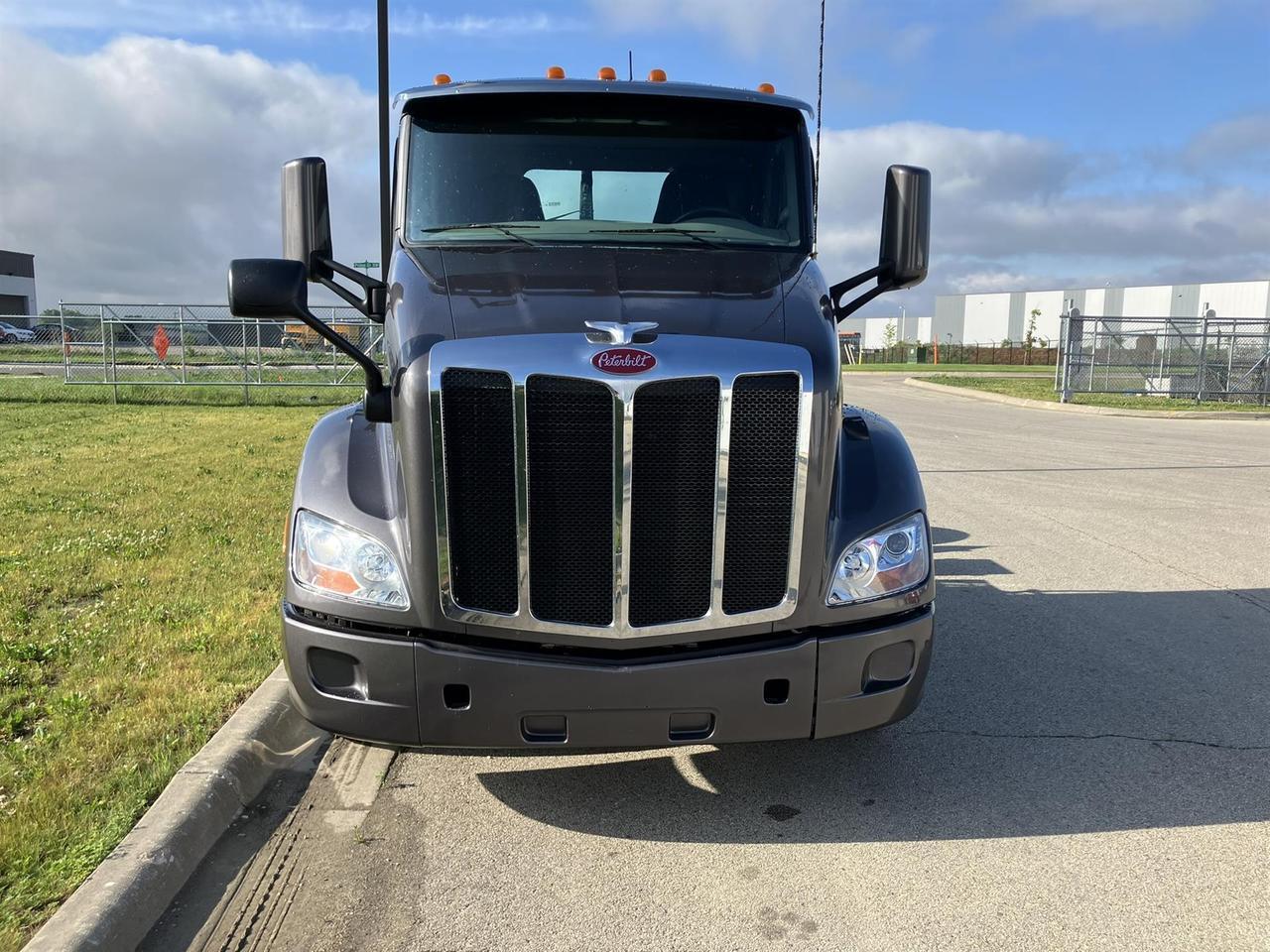 2021 Peterbilt 579 in Rochester, MN