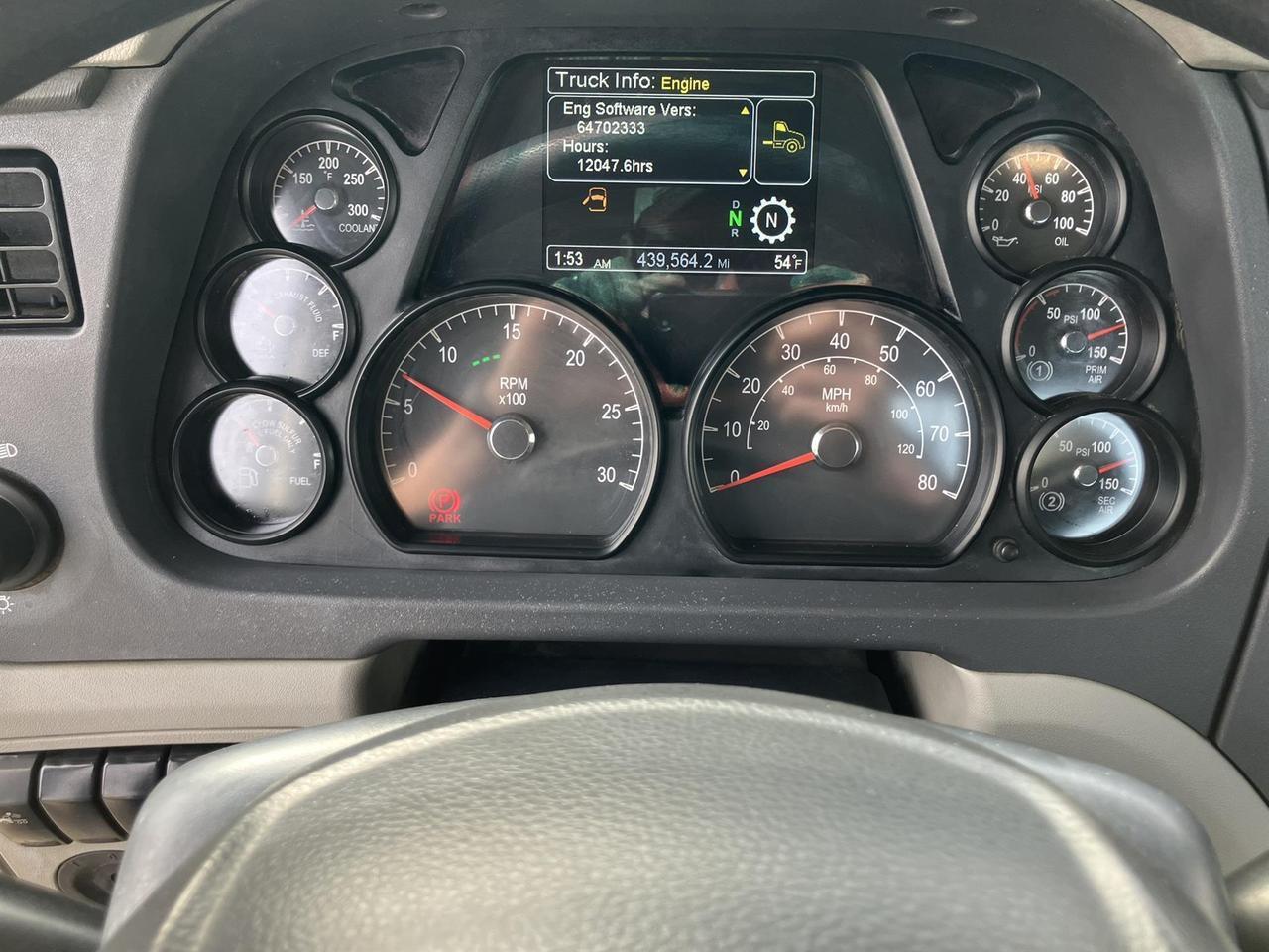2021 Peterbilt 579 in South St. Paul, MN — photo 11