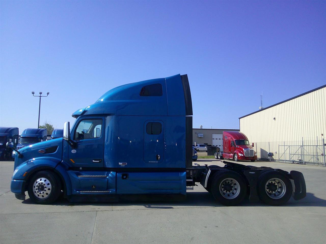2021 Peterbilt 579 in Eau Claire, WI — photo 4