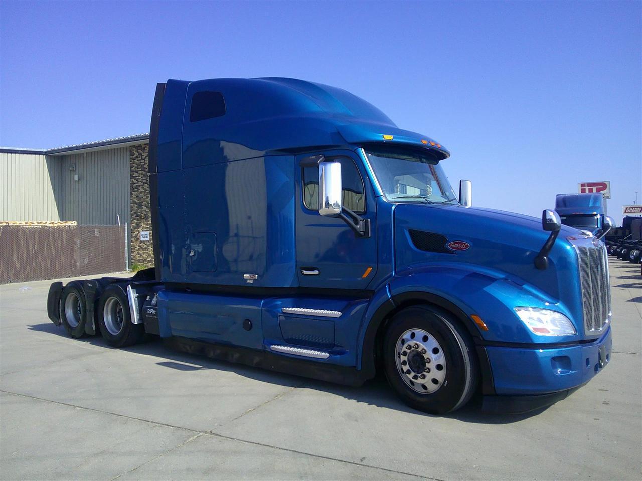 2021 Peterbilt 579 in Eau Claire, WI — photo 3