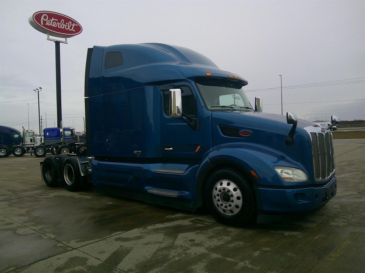 2021 Peterbilt 579 in Rochester, MN — photo 3