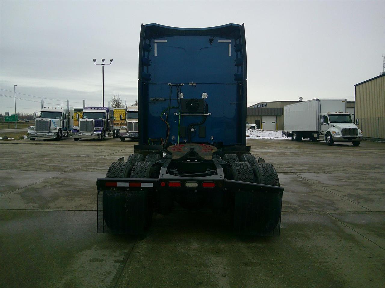 2021 Peterbilt 579 in Rochester, MN — photo 7