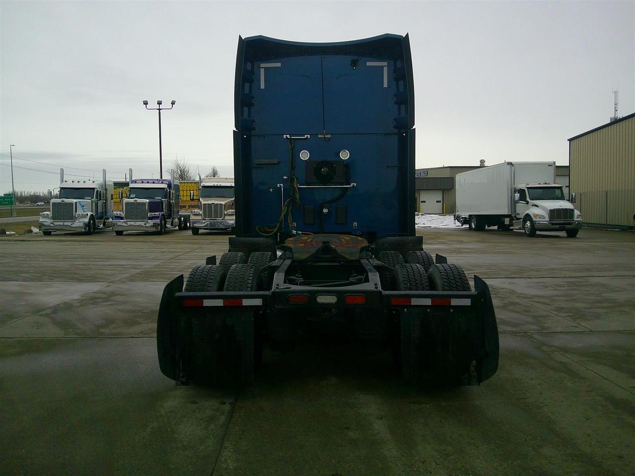 2021 Peterbilt 579 in South St. Paul, MN — photo 7