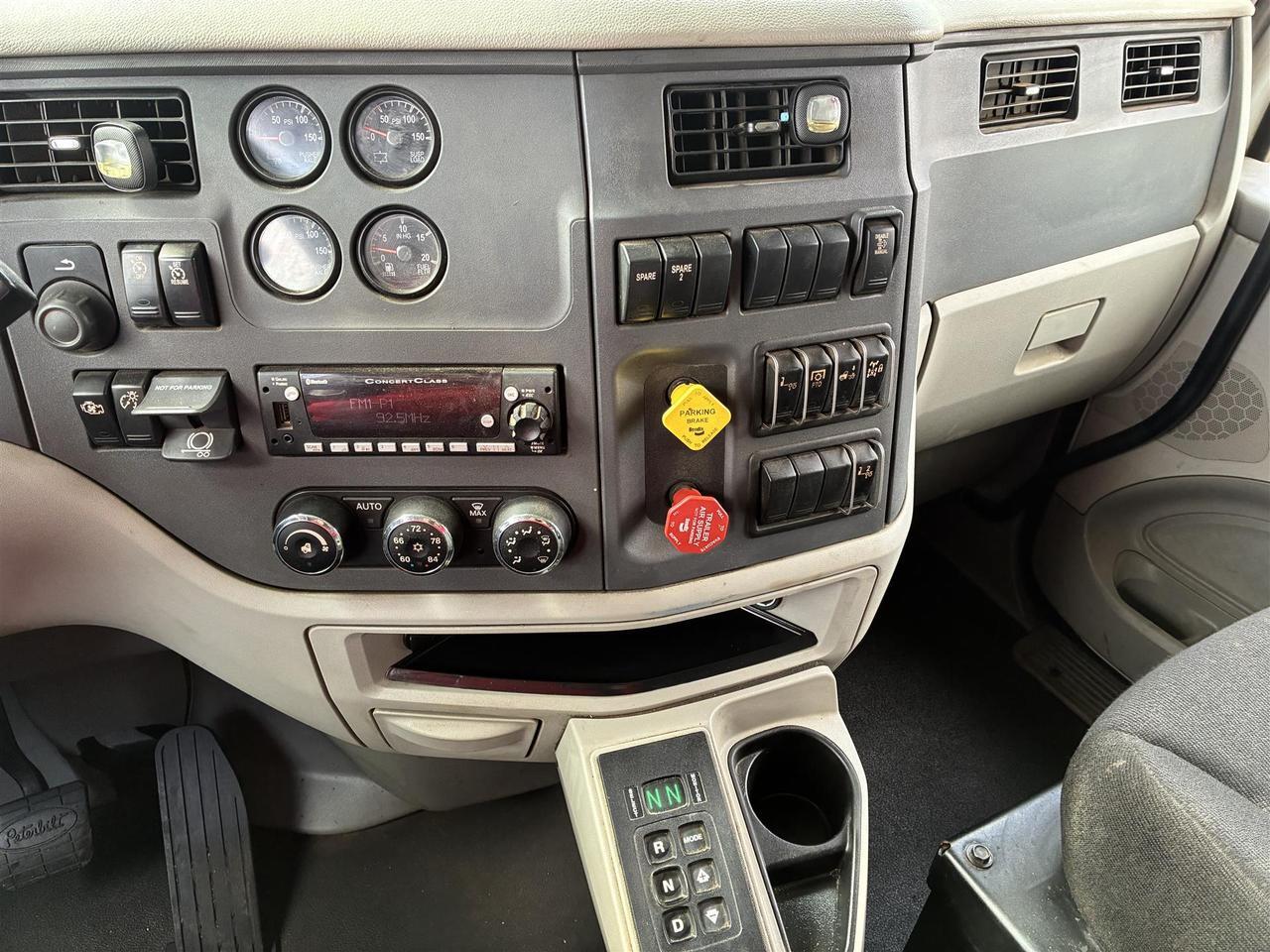 2022 Peterbilt 567 in Eau Claire, WI — photo 10