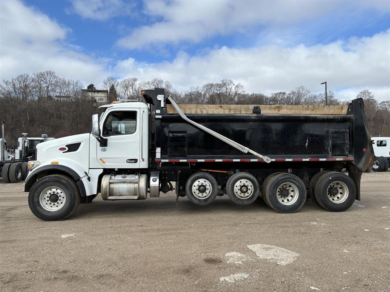 2022 Peterbilt 567 in Eau Claire, WI — photo 2