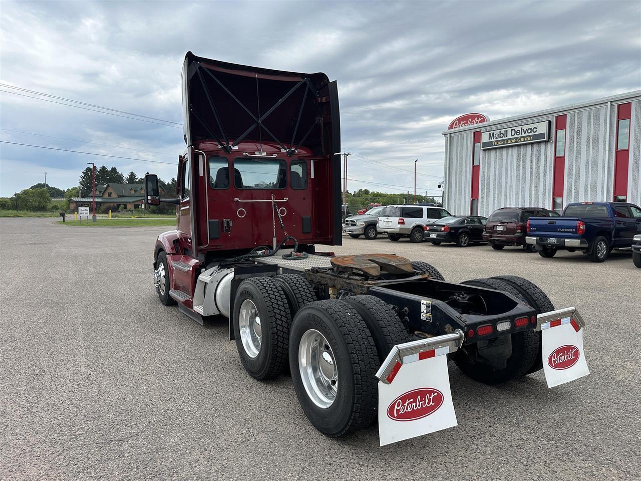 2022 Peterbilt 579 in Eau Claire, WI — photo 4
