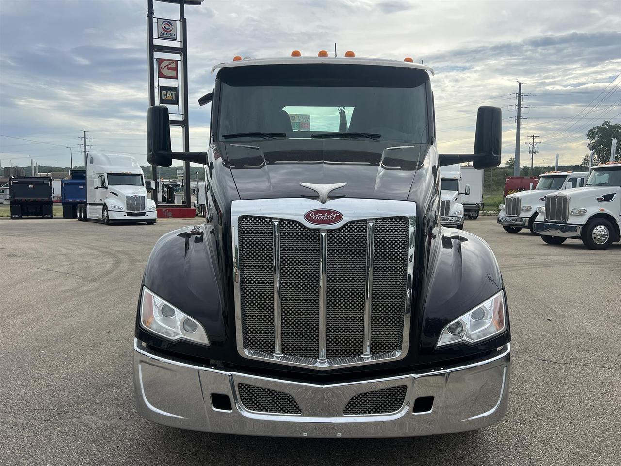 2022 Peterbilt 579
