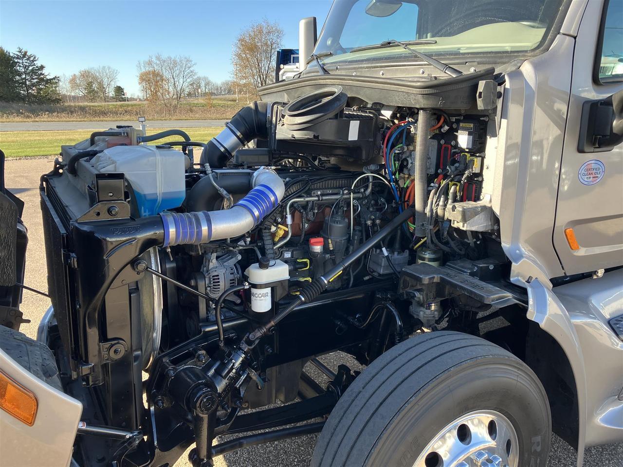 2022 Peterbilt 579 in Rochester, MN — photo 5