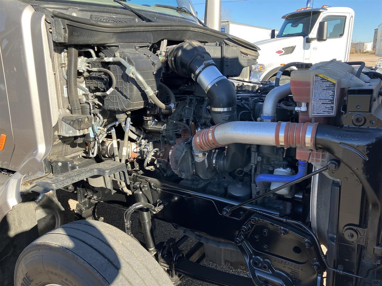 2022 Peterbilt 579 in Rochester, MN — photo 8