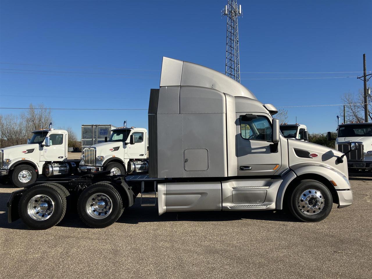 2022 Peterbilt 579 in Rochester, MN — photo 3
