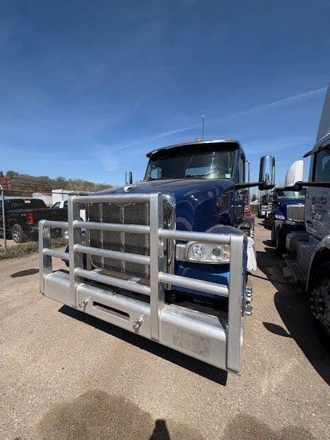 2023 Peterbilt 567