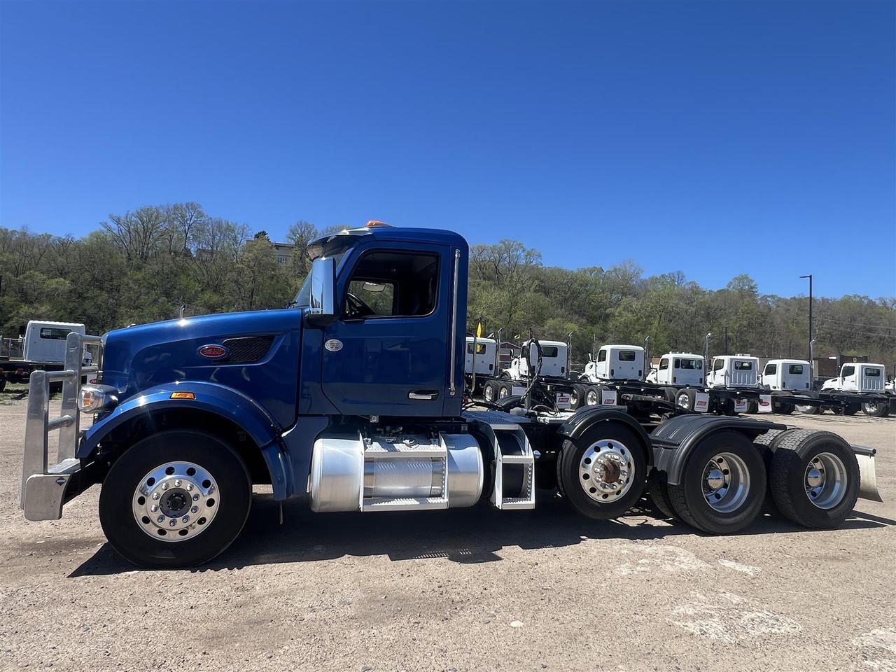 2023 Peterbilt 567