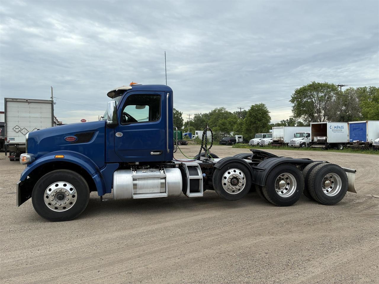 2023 Peterbilt 567