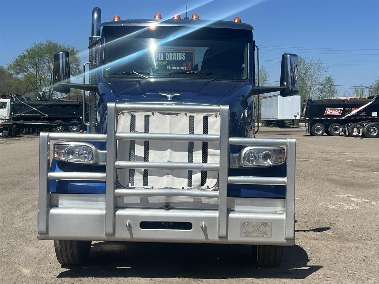 2023 Peterbilt 567