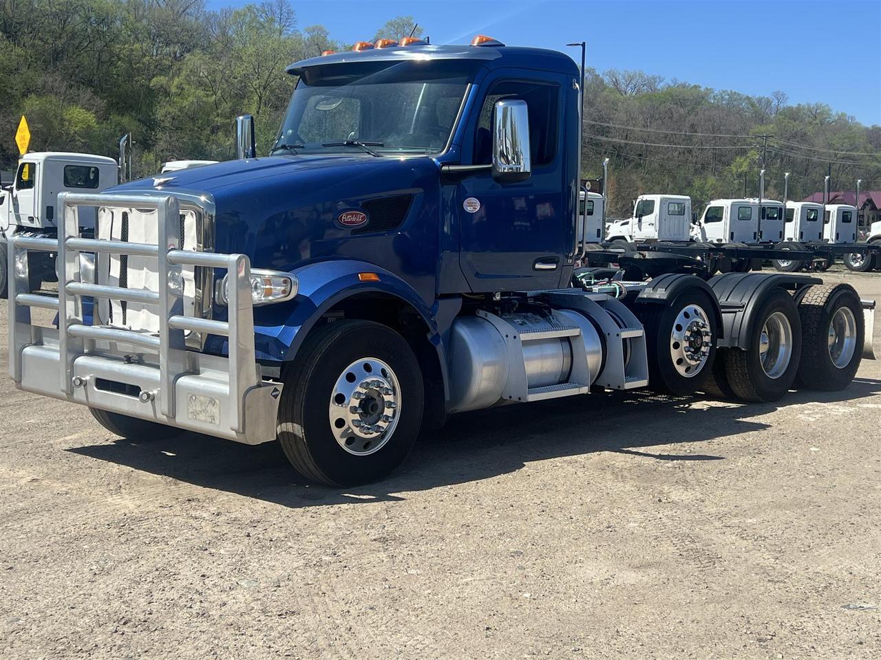2023 Peterbilt 567 in South St. Paul, MN — photo 12