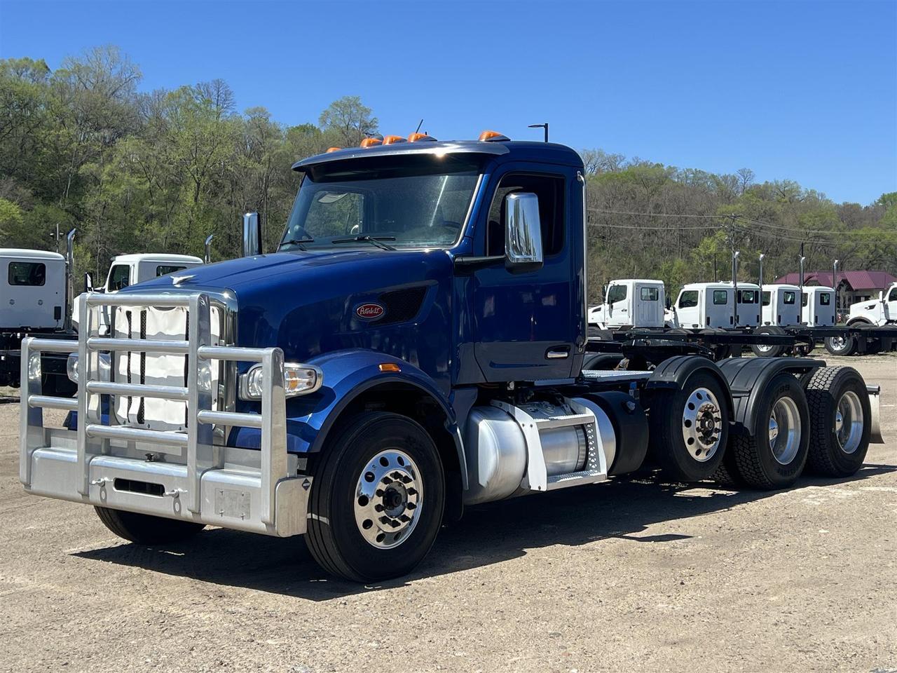 2023 Peterbilt 567 in South St. Paul, MN — photo 12
