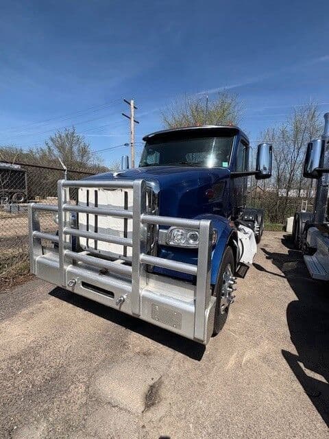2023 Peterbilt 567