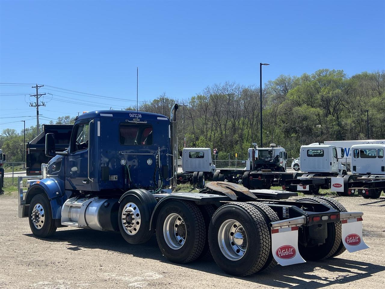 2023 Peterbilt 567 in South St. Paul, MN — photo 3