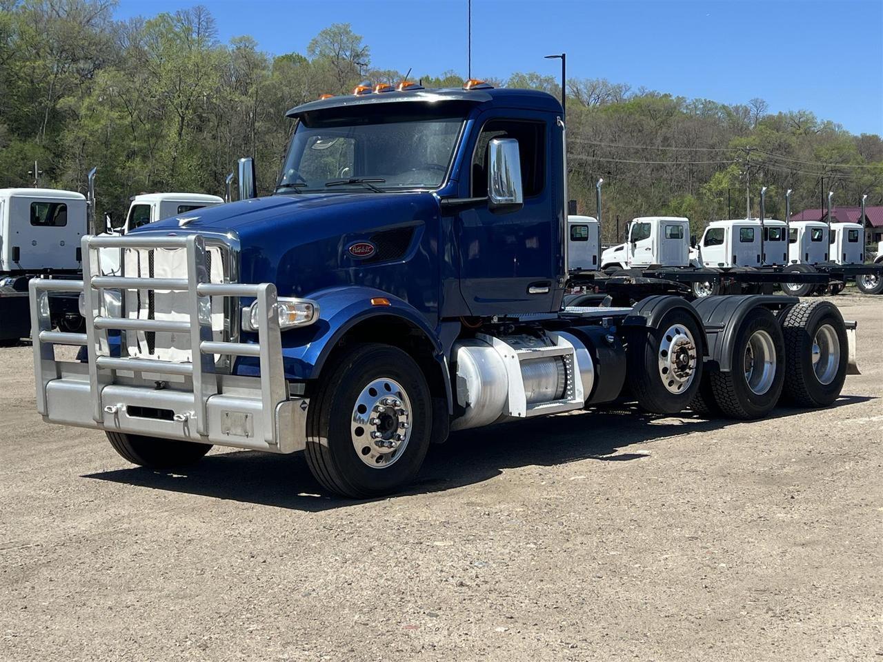 2023 Peterbilt 567 in South St. Paul, MN — photo 12