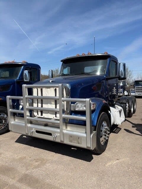 2023 Peterbilt 567