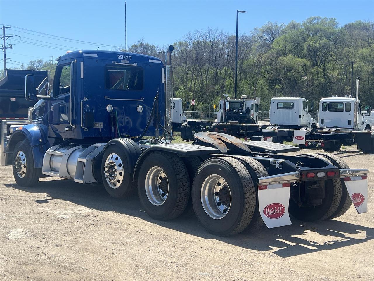 2023 Peterbilt 567 in South St. Paul, MN — photo 2