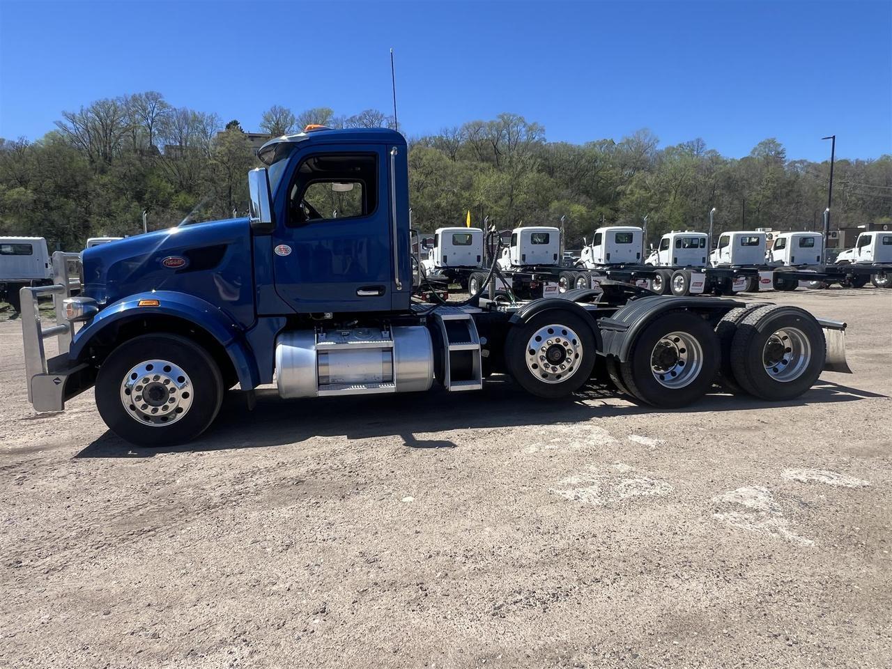 2023 Peterbilt 567