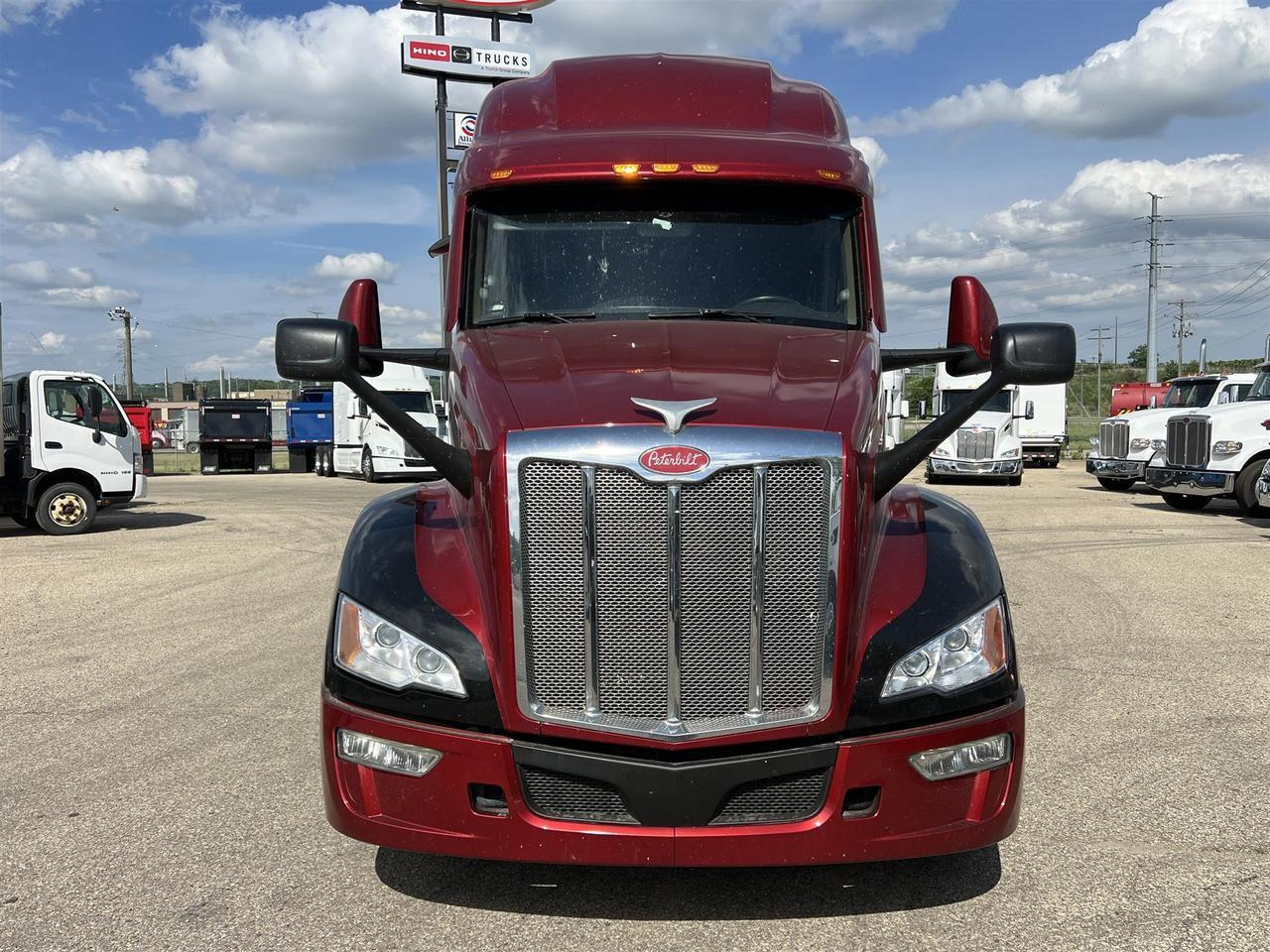2023 Peterbilt 579 in South St. Paul, MN — photo 6