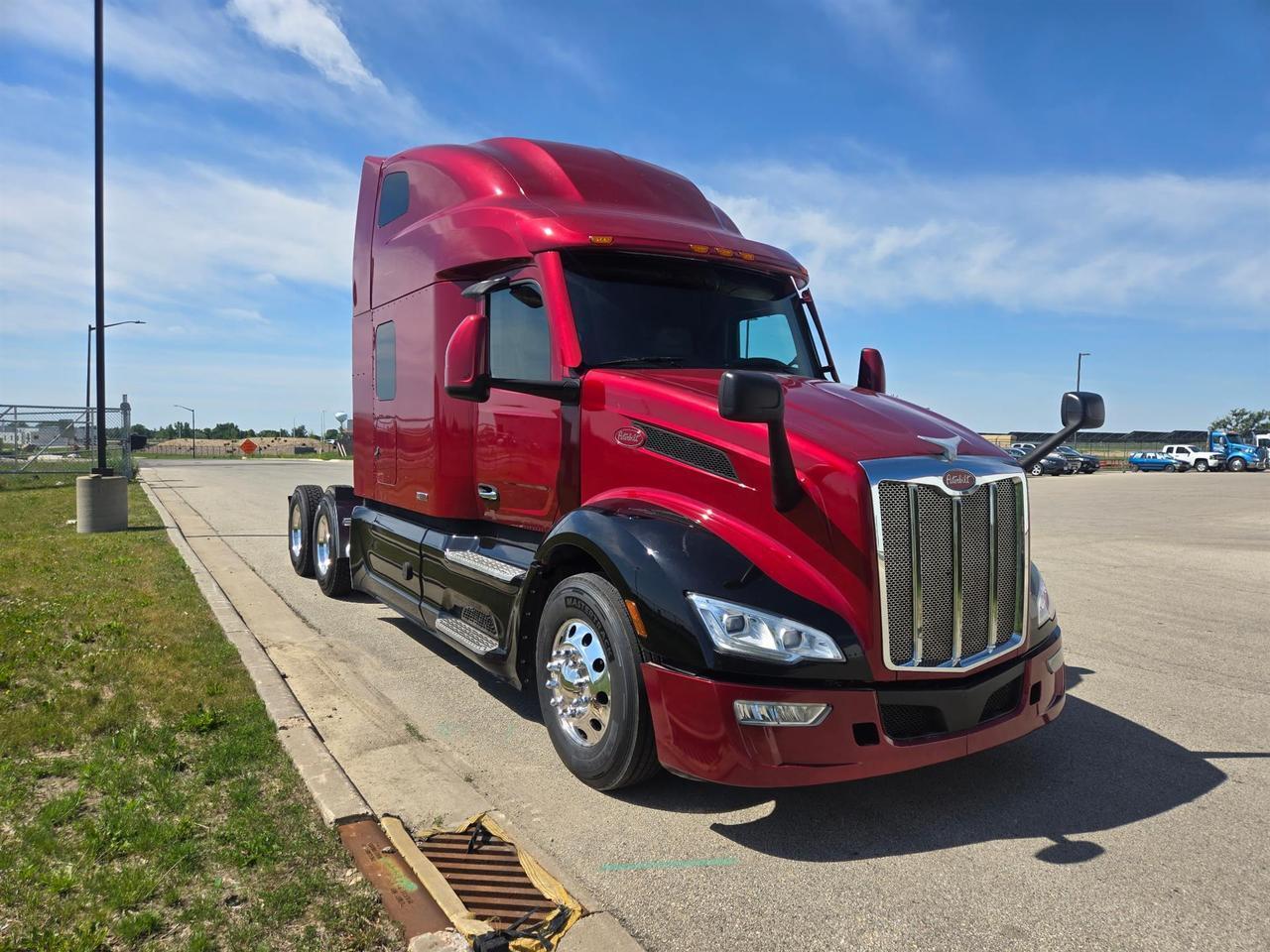2023 Peterbilt 579 in Rochester, MN — photo 2